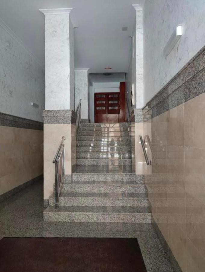 Apartamentos C&E ハーロー エクステリア 写真